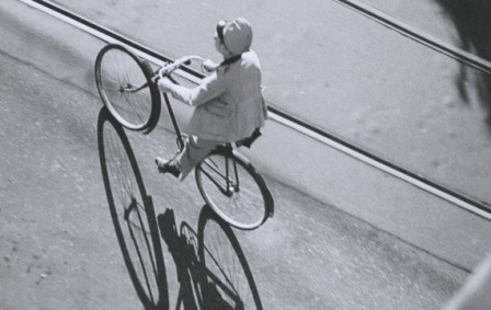 Modernidad. Fotografía brasileña, Círculo de Bellas Artes  Modernidad. Fotografía brasileña 1940-1964 reunirá en el Círculo de Bellas Artes la obra de cuatro testigos del periodo comprendido entre la contienda mundial y la Revolución de 1964 en Brasil, cuatro fotógrafos que inmortalizan paisajes y gente, legado y presente de la nación. ¿Cuándo? Del 05 de noviembre de 2015 al 31 de enero de 2106.