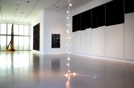 Felix González-Torres light installation at the De La Cruz collection. Image: Courtesy De La Cruz collection.