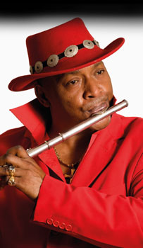 El Tosco es uno de los virtuosos de la flauta en Cuba.