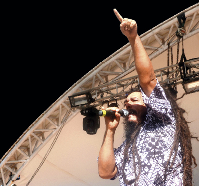 Ki-Mani Marley, el hijo de Bob Marley, en el escenario principal del Festival de Chetumal. Ki-Mani Marley, el hijo de Bob Marley, en el escenario principal del Festival de Chetumal.