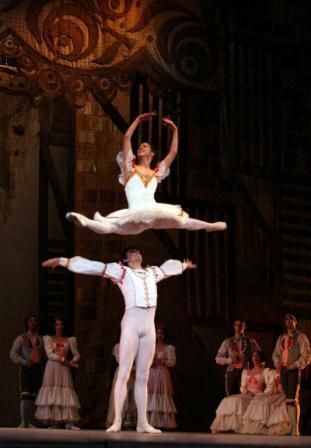 DON QUIJOTE (Anette Delgado, Dani Hernández y cuerpo de baile) 004 foto Nancy Reyes