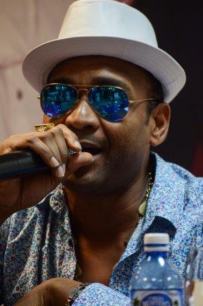 Descemer Bueno. Foto: Gustavo Rivera /Arte por Excelencias