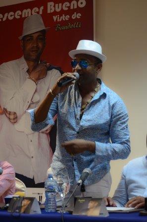 Descemer Bueno. Foto: Gustavo Rivera /Arte por Excelencias