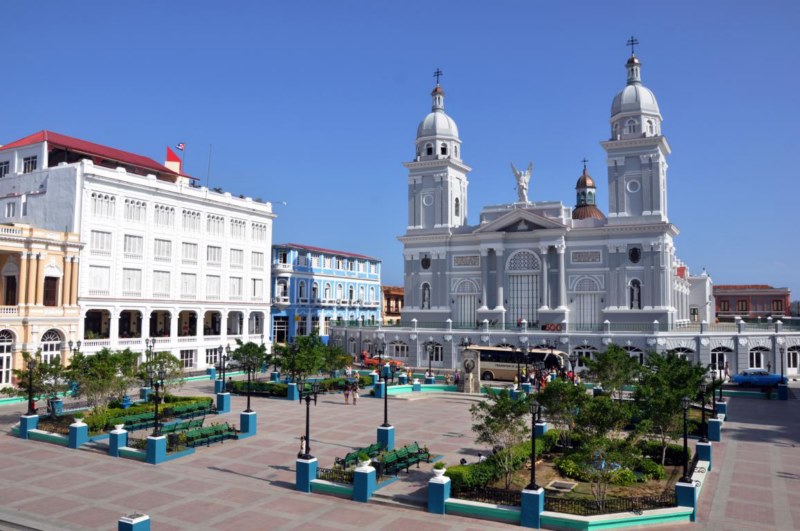 Catedral de Santiago de Cuba y Hotel Casagranda 