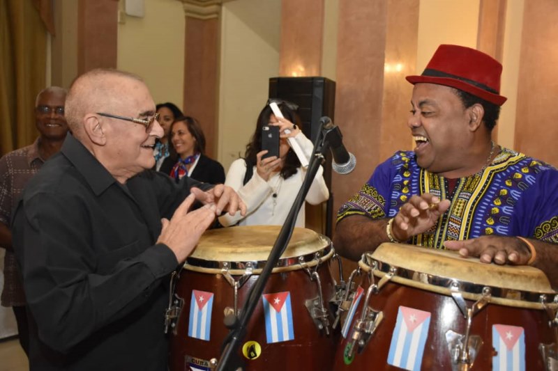 Momento cultural en el Premio Excelencias Cuba 