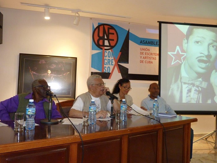 José Reyes Fortún, considered the deepest connoisseur of the history of Cuban musical phonography, participated in the conference dedicated to Benny's centenary