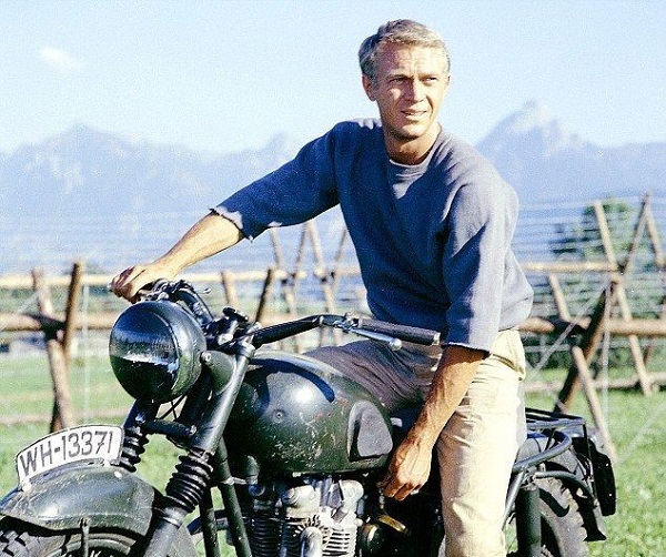 McQueen en la moto de La Gran Evasión
