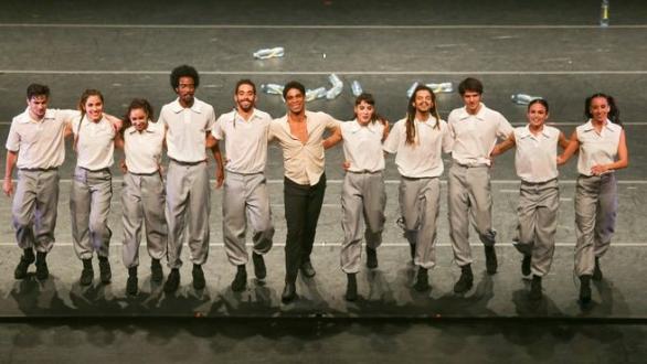 Acosta Danza recibe el aplauso del público del Festival Internacional #STGOaMIL./ Foto: Natalia (Teatro Municipal de Las Condes)