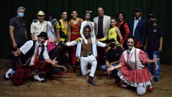 Artistas del Circo Nacional de Cuba. Espectáculo "Fantasía". Foto: Alex Padín  