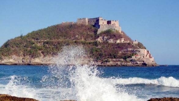 El Castillo del Morro visto desde la Socapa  