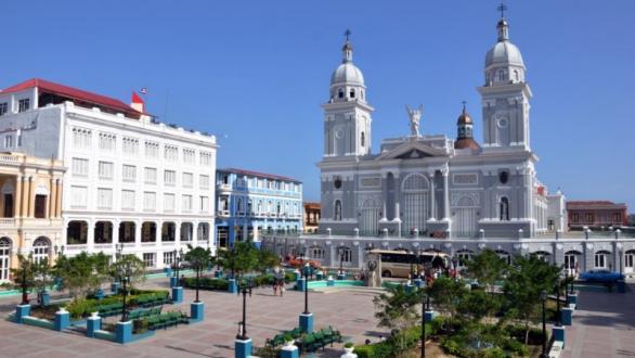 Catedral de Santiago de Cuba y Hotel Casa Granda. Foto: Raúl Abreu