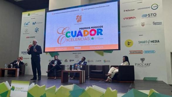 José Carlos de Santiago presenta Premios Mágicos Ecuador por Excelencias