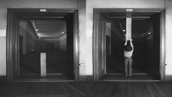Keiji Uematsu, Vertical Position (1973).  Photo: Courtesy Simon Lee Gallery.