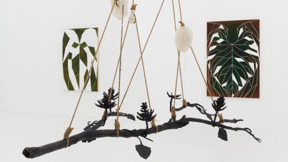 Naufus Ramírez-Figueroa, Deus Ex Machina, 2021, Variación sobre hoja de anturio #4 & #5, 2021 © Courtesy of the artist, Sies + Höke Düsseldorf, photo: Simon Vogel