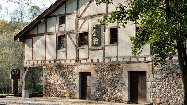 Museo Chillida Leku reabre sus puertas