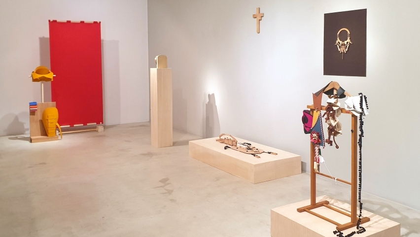 Emblems and Ornaments, an exhibition by José Miguel Pereñíguez 