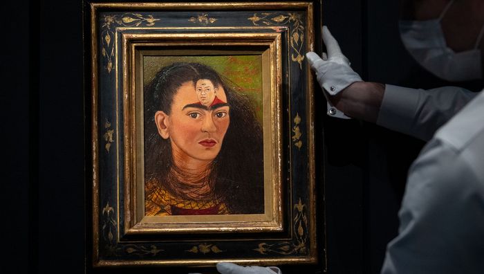Obra de Frida Kahlo reemplaza a Diego Rivera como artista latino mejor vendido 