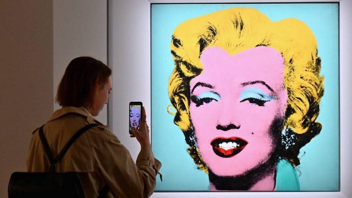 Obra de Andy Warhol desplaza a un Picasso como la más cara en subasta pública