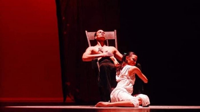 A escena "La Casa Alba" por el Ballet Español de Cuba