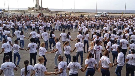 Cuba establece Récord Mundial de Bailes Populares y Deportivos Cubanos 