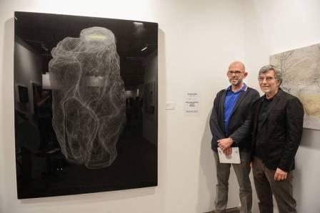 Foto: Obra ganadora del artista Adrián Espinós con Harold Berg y Joaquin Diez-Cascón.