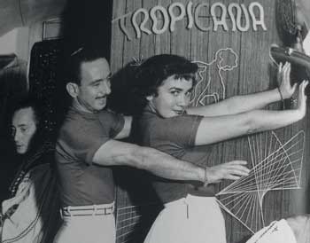 Anna and Rolando, cabaret artists.