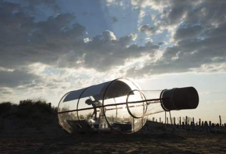 La botella estará conectada a una plataforma que remolcará un barco tradicional y se permitirá escalas en Arles y Lyon.