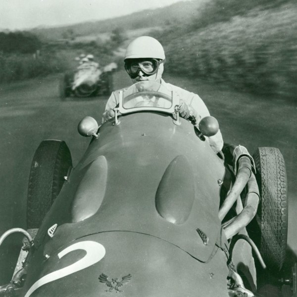 Kirk Douglas en el filme The Racers 