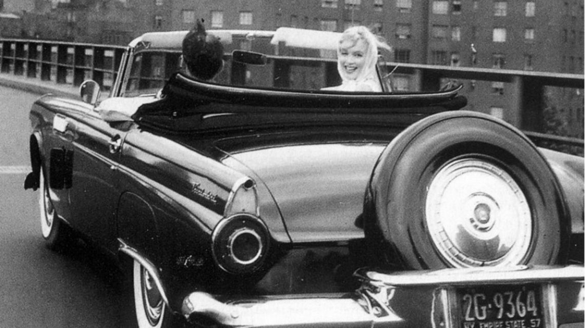 Marylin Monroe y Ford Thunderbird, dos íconos de los 50