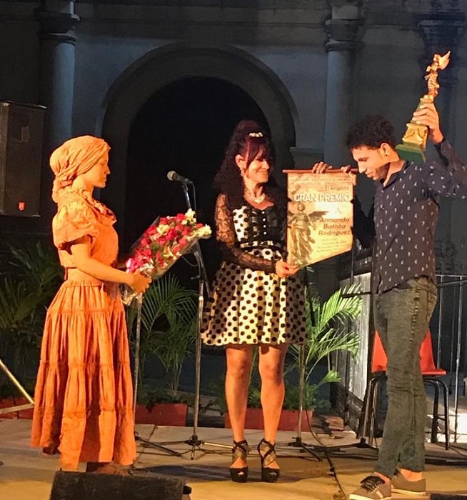 Armando Rodríguez Batista, a young Holguin artist, also receives lauro