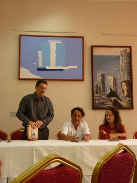 Ernesto González Litvinov, David Casadella Llavia y Daria Rusakova, en la presentación de sus libros 1