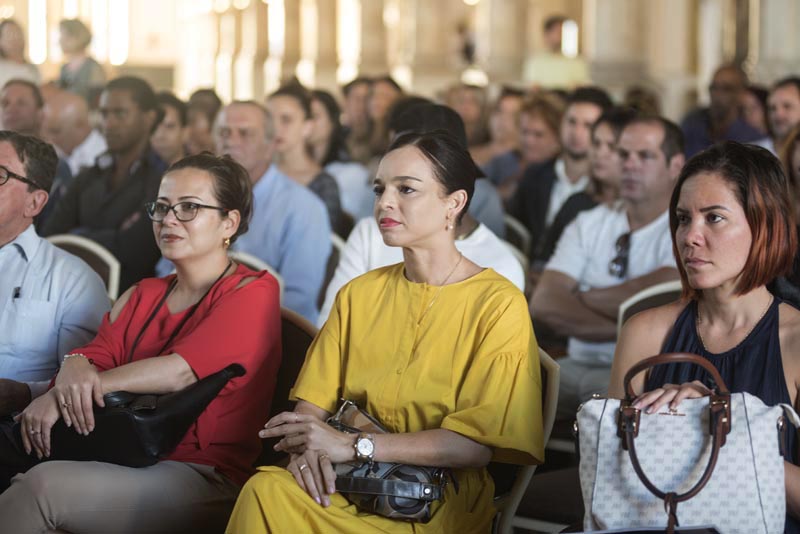 Viengsay Valdés, artistic director of the National Ballet of Cuba and Excelencias Award among those present.