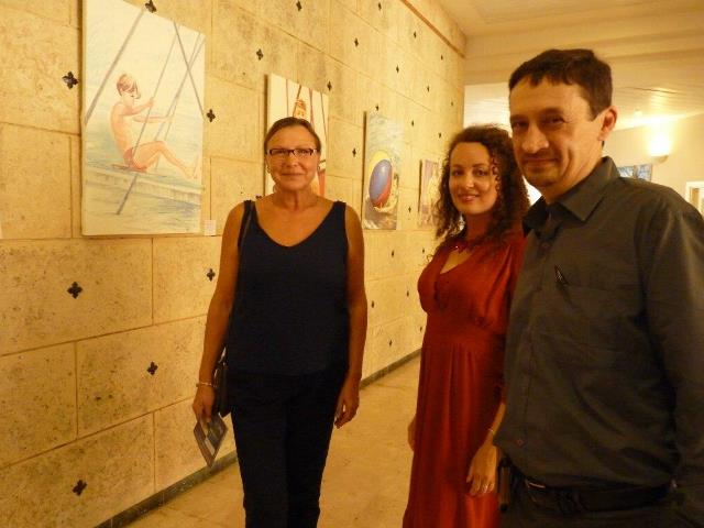 La esposa del Embajador Ruso en Cuba, la curadora Daria Rusakova y el pintor Ernesto González Litvinov
