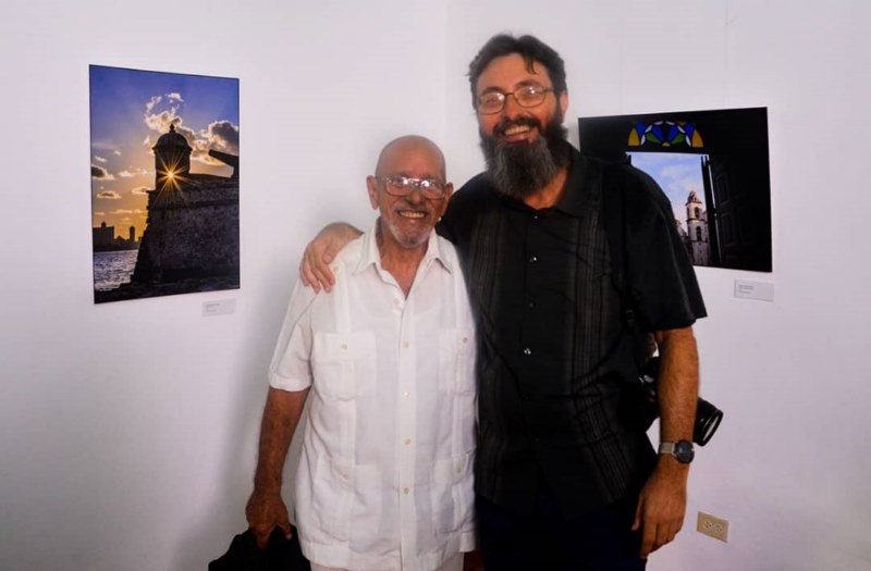 Los artistas Jorge García y Néstor Martí durante la inauguración de la muestra en la que se exhiben sus obras