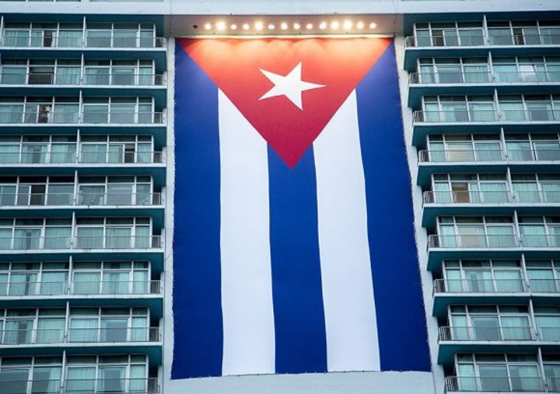 Bandera cubana en el hotel Habana Libre. Foto: Ismael Francisco/ Cubadebate.