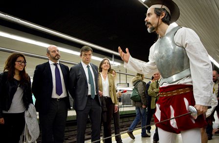 Cervantes, Don Quijote y Sancho viajan en metro en la semana de las letras 