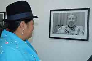 Bolivia Opens Exhibition for Fidel Castro''s 90th Birthday 