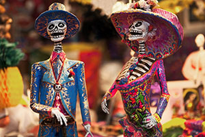 Continúa en México feria por tradicional Día de Muertos