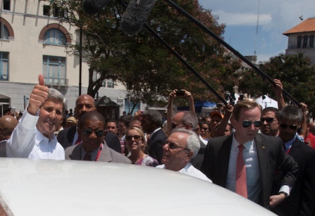 Secretario de Estado John Kerry recorre La Habana Vieja 