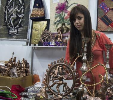 Muestran artesanías de la India en FIART 2015