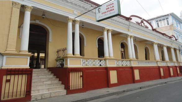 Casa de la Cultura Josué País García en Santiago de Cuba.