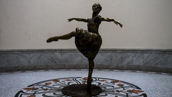 Alicia Alonso, estatua bronce en el Gran Teatro de La Habana 