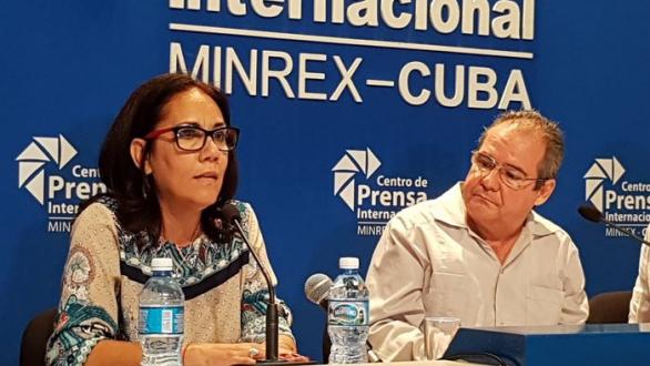 Norma Rodríguez Derivet y Alexis Triana en Conferencia de prensa Bienal de La Habana