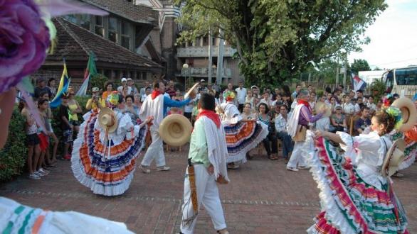 Bailes tradicionales en Fiesta de la Cultura Iberoamericana 