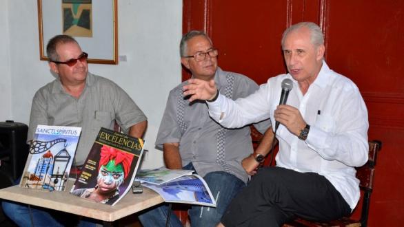 Alexis Triana y José carlos de Santiago en sancti Spíritus presentan Revista Excelencias 