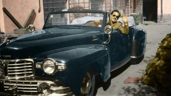 Pedro Infante en su Lincoln Continental