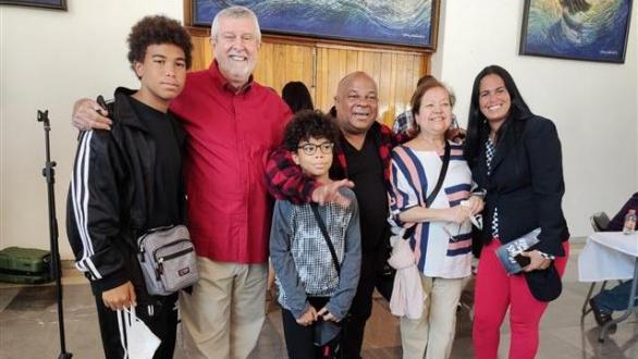 Waldo Mendoza en México con su familia