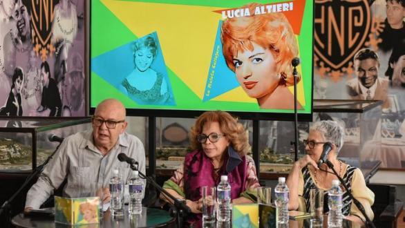 Miguel Barnet, Lucia Altieri y Liset Vila en presentación del disco la Mulata Callejera en el San Remo Music Awards Cuba 