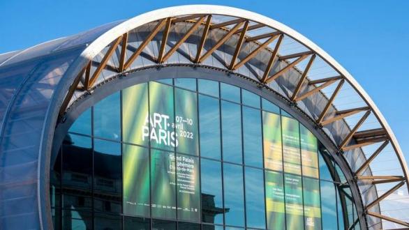 vista de la entrada del recinto en el que se realiza Art Paris 2022