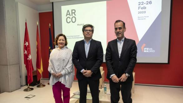 De izquierda a derecha-: Maribel López, directora de ARCO; Daniel Martínez, Viceconsejero de Cultura y Turismo de la Comunidad de Madrid, y Juan Arrizabalaga, director general de IFEMA MADRID/ Foto ARCOMadrid 